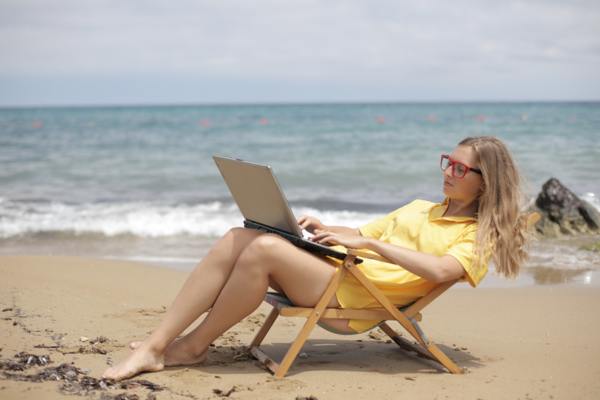 Bronzage, glace et leads : La prospection commerciale en mode estivale !